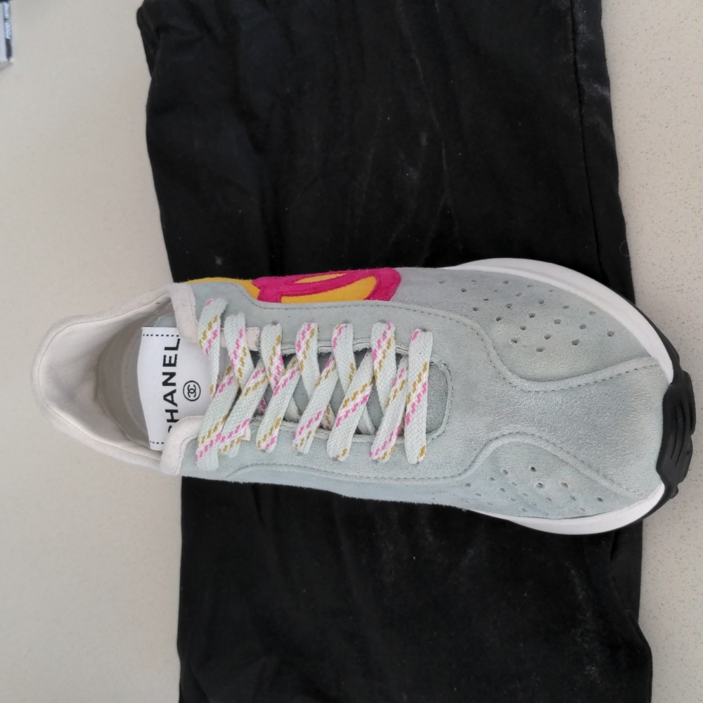 Chanel Sneaker - Picture 2 of 3